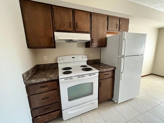 2nd image of 1820 Knox St #5