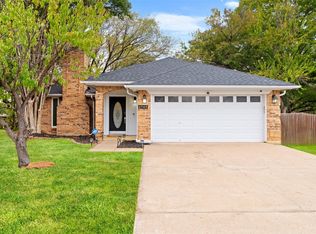 2705 Dover Gardens Dr, Arlington, TX 76017