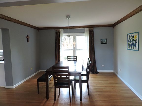 5th image of 330 Oakhill Ct
