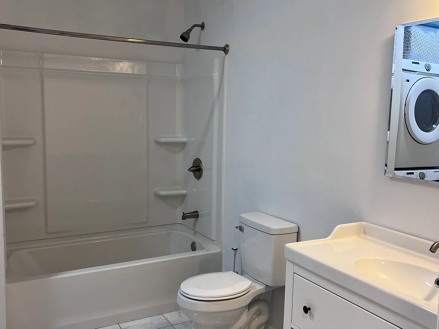 Studio, 700 sqft, $1,650 — Photo 2