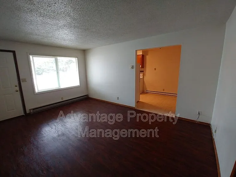 339 Jackson St W #2 — Photo 2