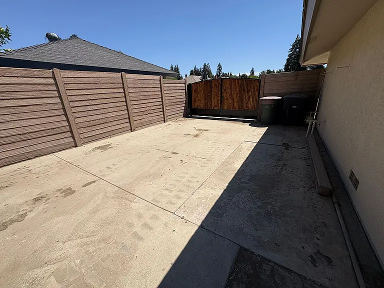 2322 E Vassar Dr — Photo 33