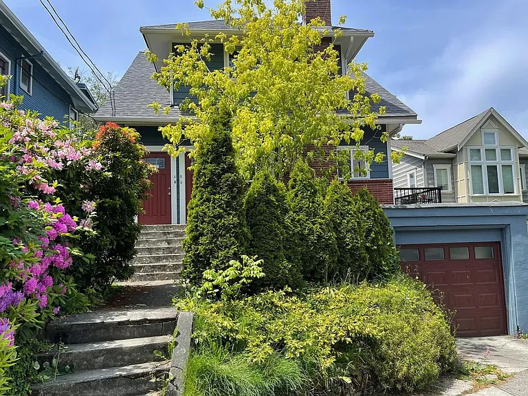 913 Belmont Ave E #C — Photo 1