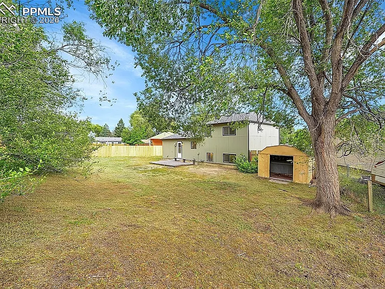 239 Tanna Ct — Photo 5
