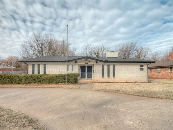 741 Kingston Dr, Yukon, OK 73099