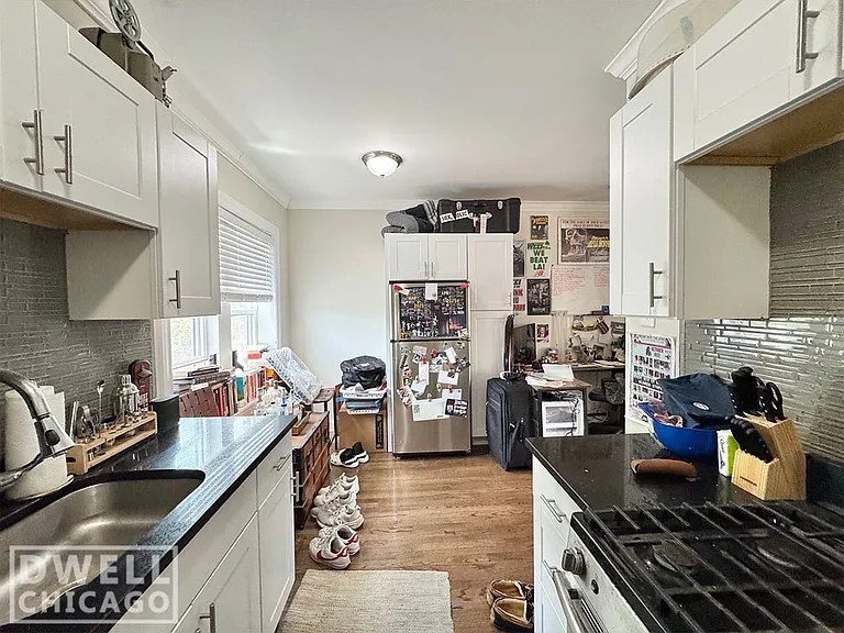 3823 N Greenview Ave #1 — Photo 4
