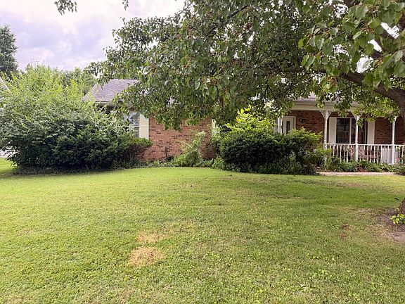 3rd image of 1250 Larkspur Dr