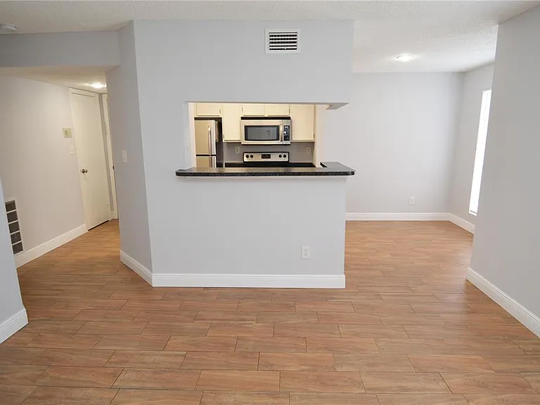 8722 Mallard Reserve Dr #102 — Photo 11