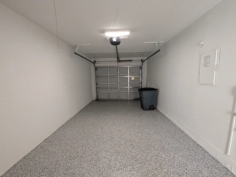 7705 Rockville Ct — Photo 25