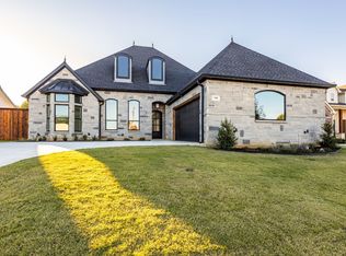 7305 Smithfield Rd, North Richland Hills, TX 76182