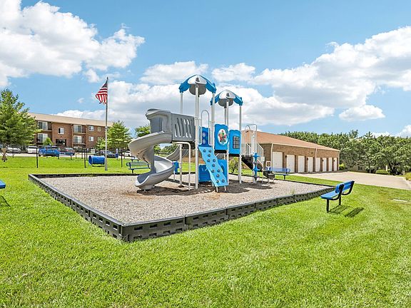 5th image of 5411 Bluesky Dr #17