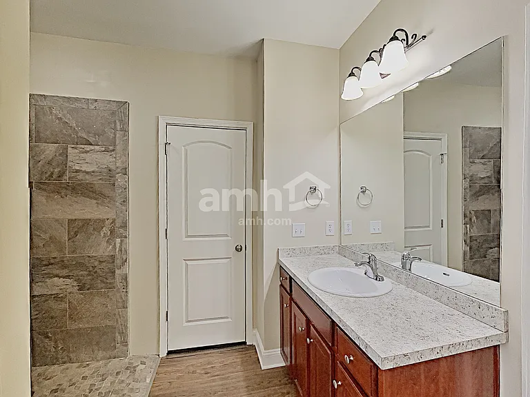107 Oscar Ct — Photo 16