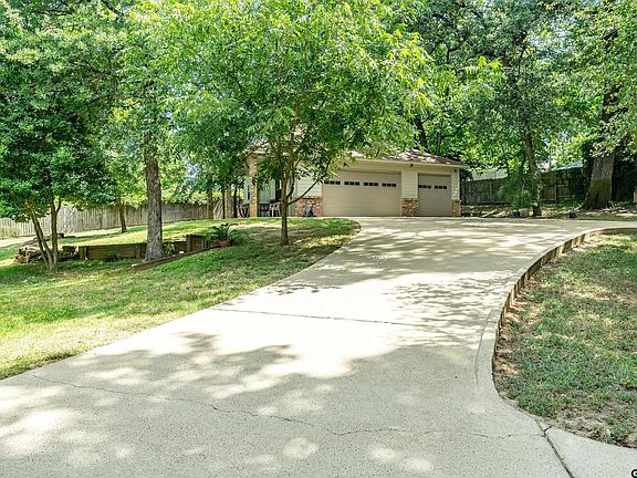 4th image of 17594 Carol Cir