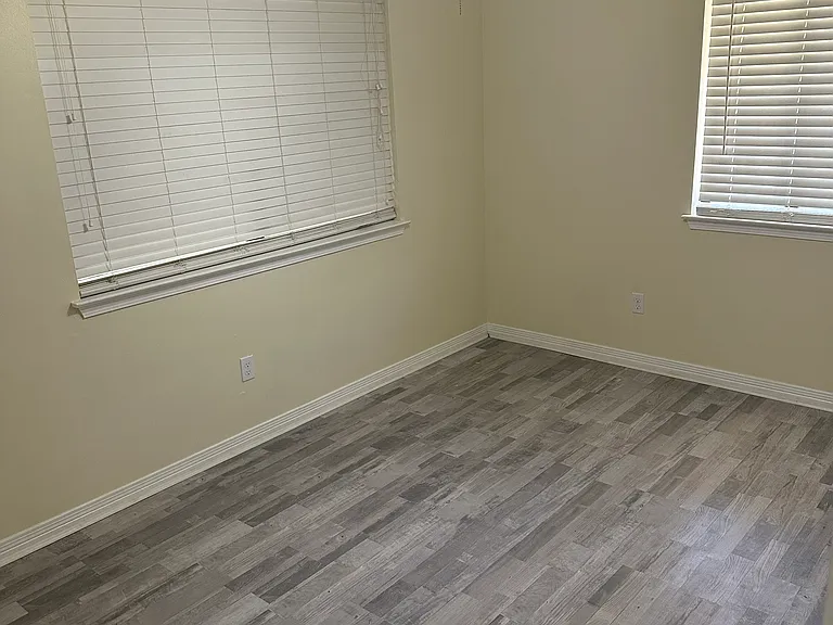 2801 Pine Ridge Dr — Photo 8
