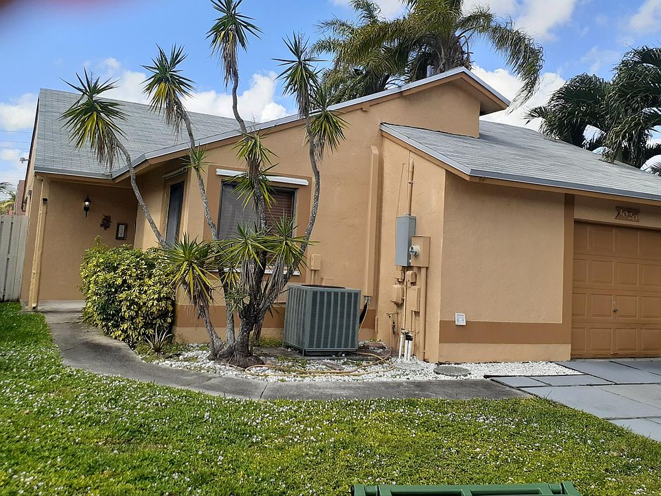 1st image of 1020 SE 111th Ave