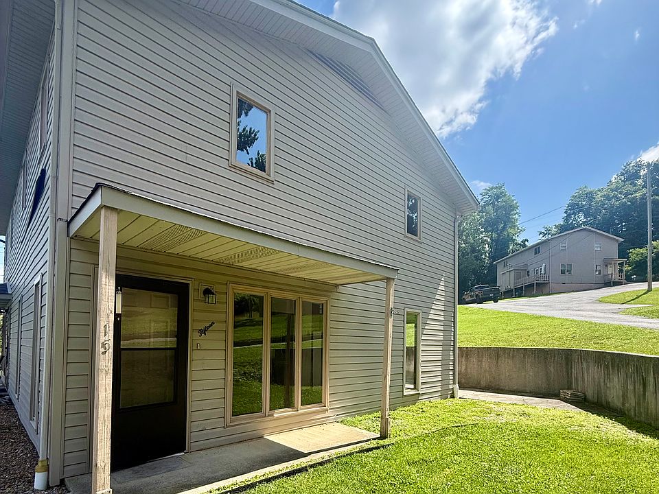 1st image of 138 Valley View Dr #15