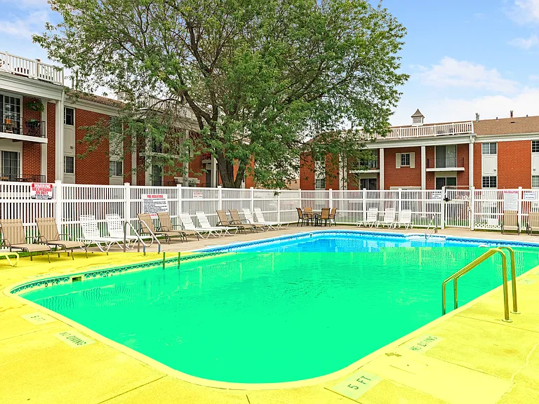 Westwood Apartments — Photo 9