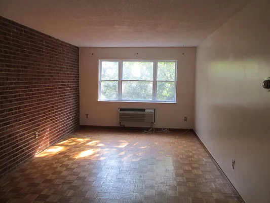 Rented by Windsor Homes Realty Corp | media 25