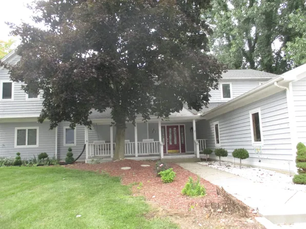 59181 High Pointe Dr, South Bend, IN 46614
