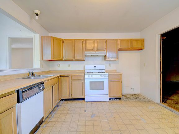 5th image of 1726 Tramview Ct NE