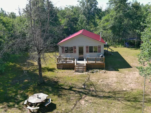 15425 Harwood Rd, Atlanta, MI 49709