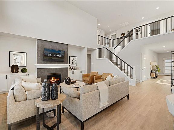 5th image of 1226 Stonegate Dr #329