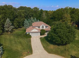 13602 Lucca Forest Dr, Bloomington, IL 61705