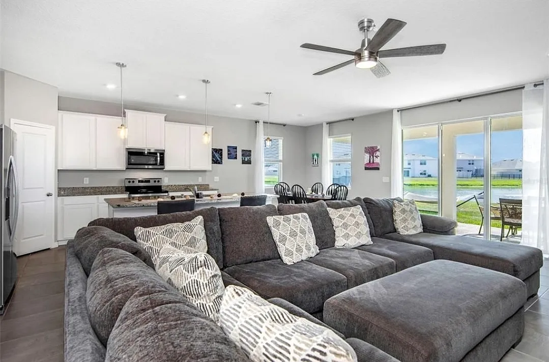 10618 Lure Pl — Photo 2