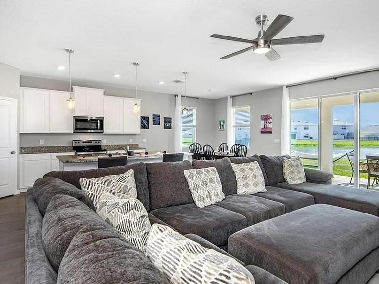 10618 Lure Pl — Photo 2