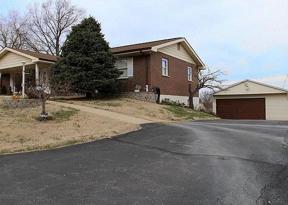Oversized 2 car detached garage