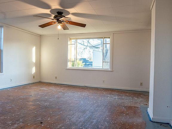 4th image of 11035 E Johnson St