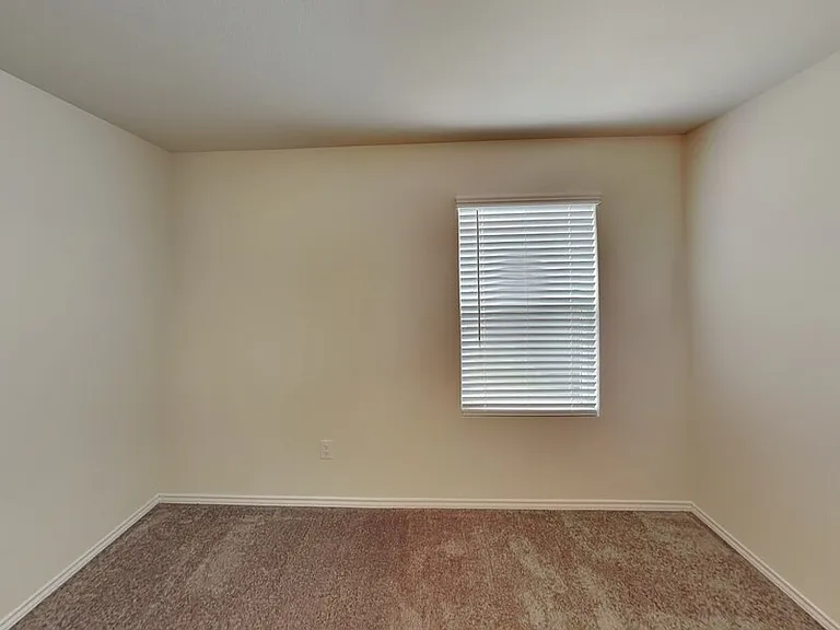 16009 Rein Ave — Photo 11