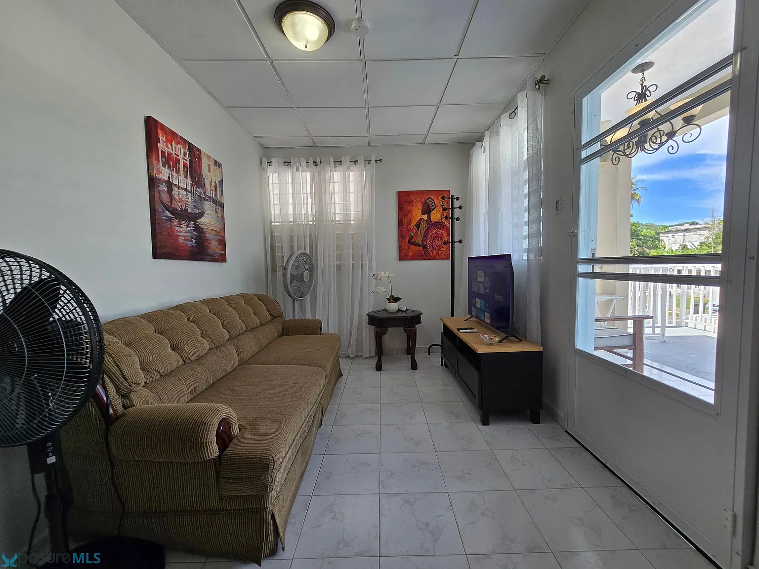 2 bed, 1.0 bath, 690 sqft, $1,200 — Photo 3