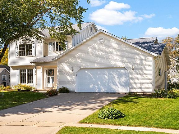 2nd image of 400 Saint Andrews Ct