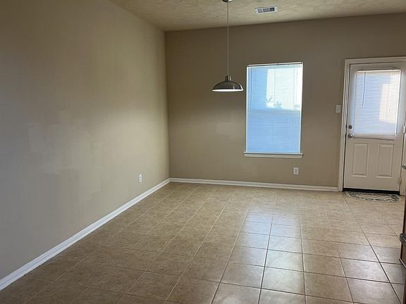 5th image of 228 Shoshone Ridge Dr