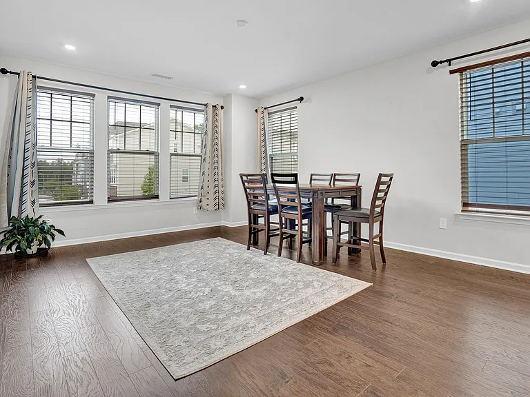 1202 Commack Dr — Photo 9