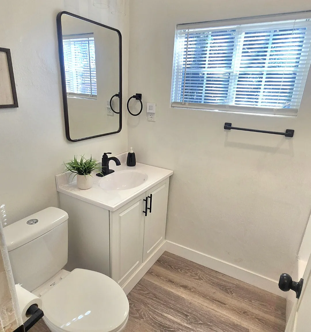 2 bed, 650 sqft, $1,975 — Photo 4