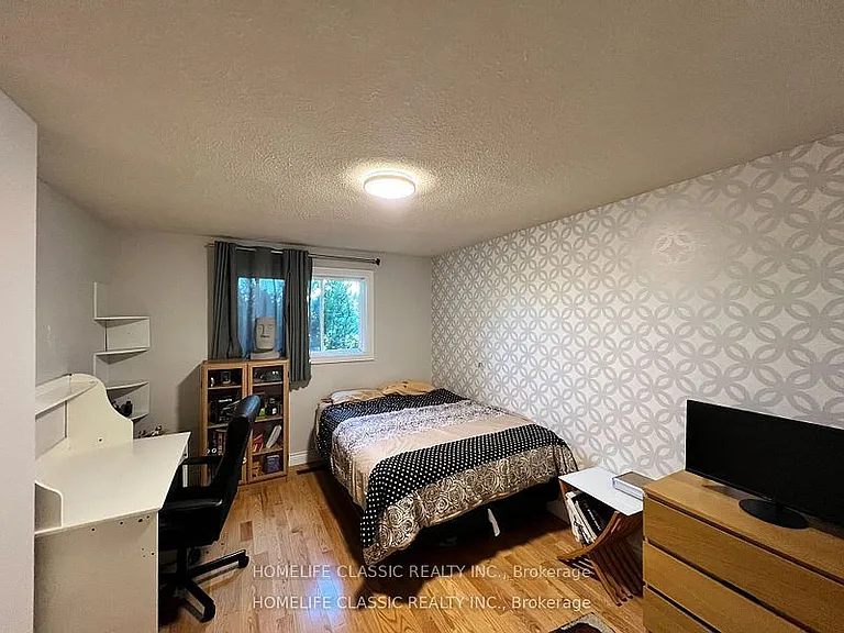 972 Krista Ct #MAIN FLOOR — Photo 11
