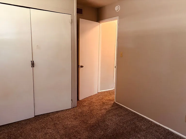 3242 S Millwood Ave — Photo 8