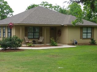 90 Lakeberry Rd, Lowndesboro, AL 36752