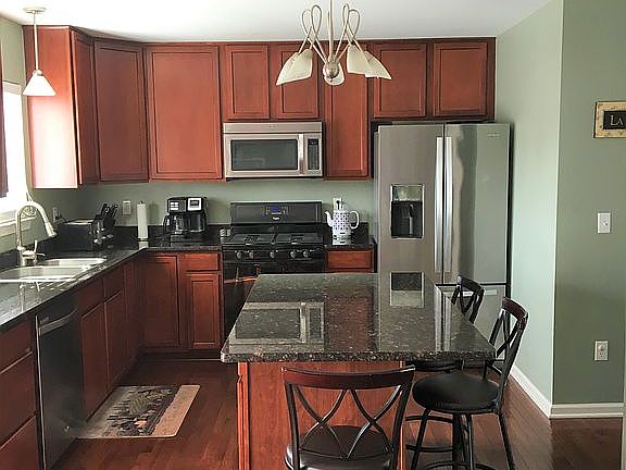 3rd image of 6253 Boyne Dr