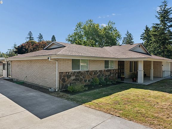 2nd image of 16890 SE Carmel Ct