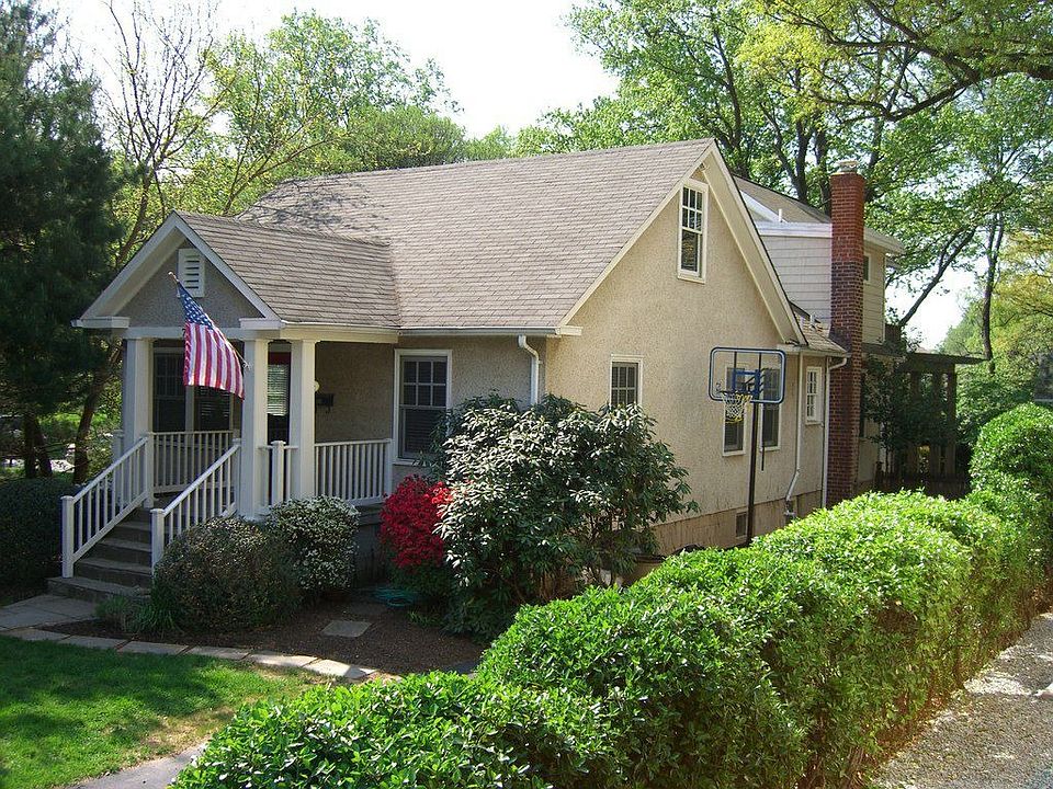 1st image of 702 Beall Ave