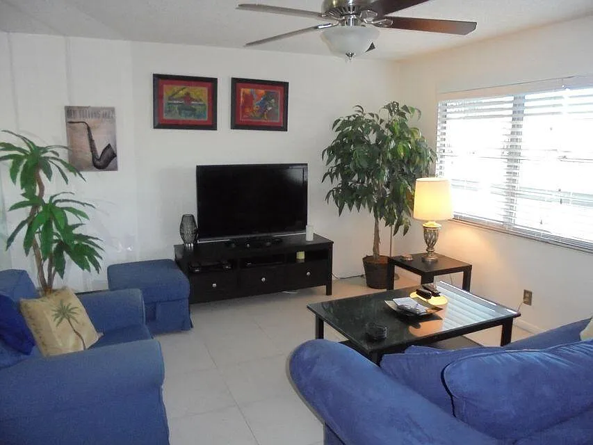 1 bed, 1.5 bath, 755 sqft, $2,850 — Photo 3