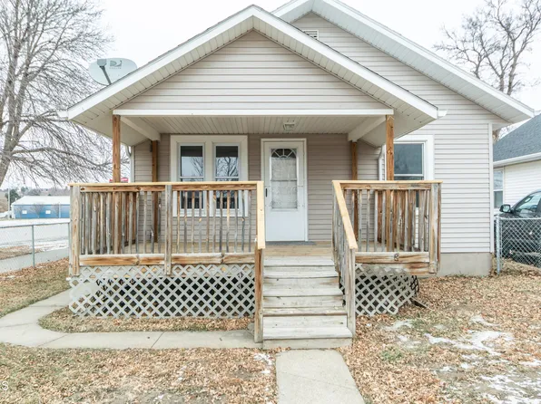 1010 4th St SW, Mandan, ND 58554