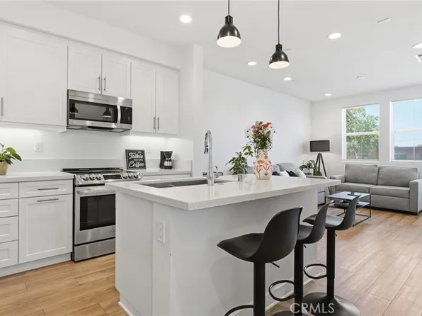 2560 Valentina Way, Los Angeles, CA 90040