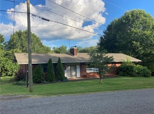 3772 Castle Dr, Morganton, NC 28655