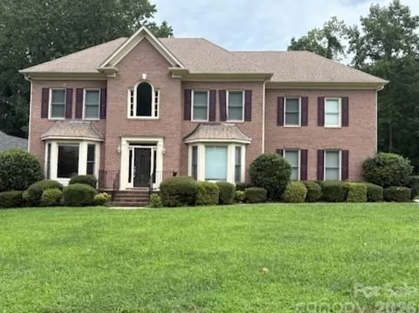 3119 Castlemaine Dr, Charlotte, NC 28269