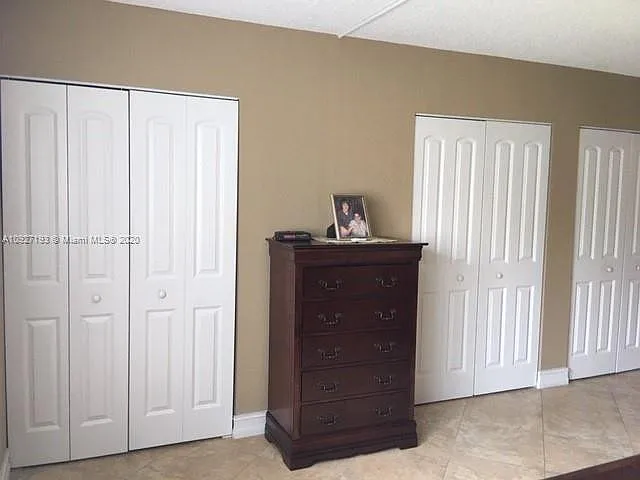 315 SE 11th Ter #305 — Photo 9