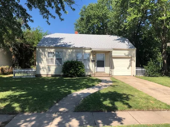 629 N Edgemoor St, Wichita, KS 67208